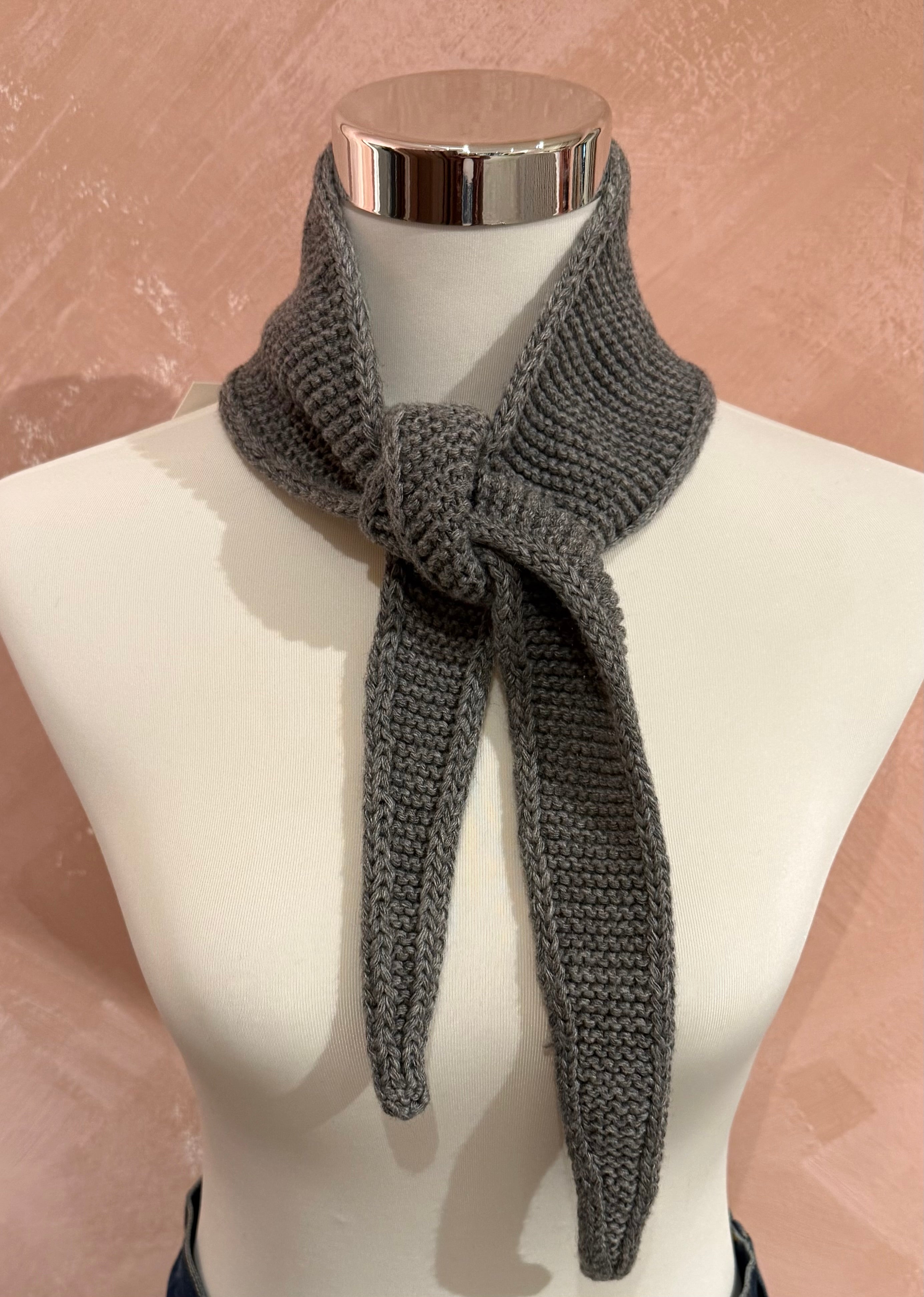 Kleiner Schal grau