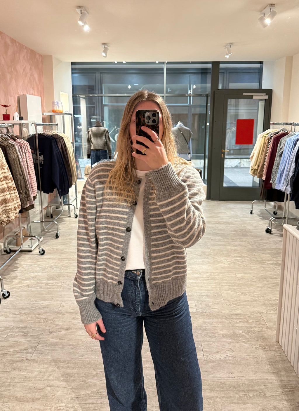 LIPSTIK Strickjacke grau