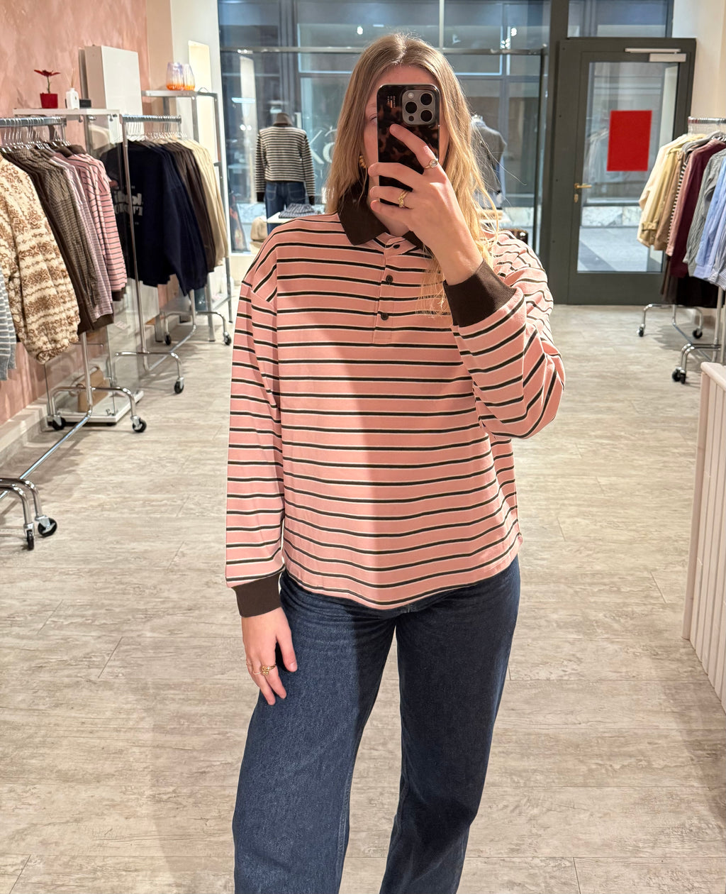 Pullover mit Kragen rosa