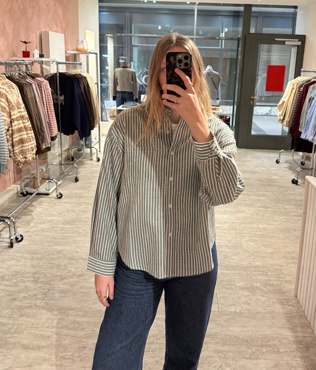 Bluse grün gestreift